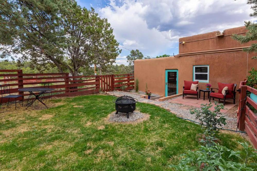 Bed and Breakfast Pet Friendly Pinon Heaven Canada de los Alamos Esterno foto