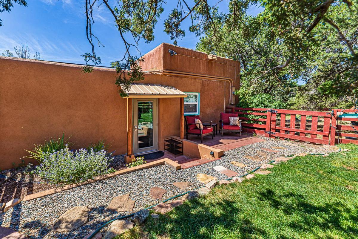 Bed and Breakfast Pet Friendly Pinon Heaven Canada de los Alamos Esterno foto